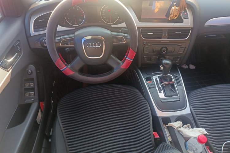 Used Audi A4L 2012 2.0 TFSI automatic standard version Steering Wheel