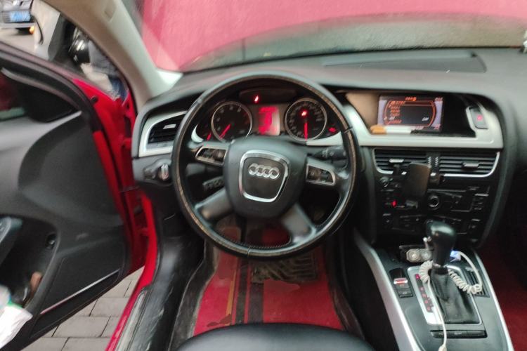 Used Audi A4L 2012 2.0 TFSI automatic standard version Steering Wheel