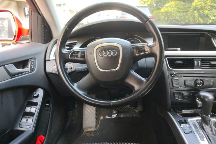 Used Audi A4L 2012 2.0 TFSI automatic sporty version Steering Wheel