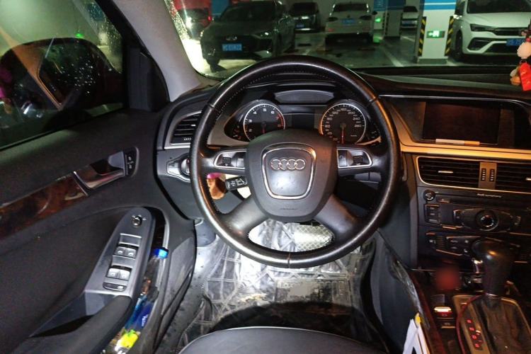 Used Audi A4L 2012 2.0 TFSI automatic sporty version Steering Wheel