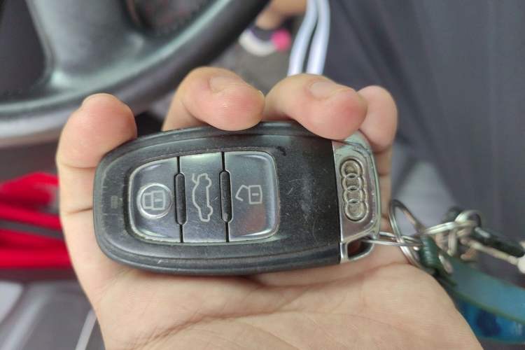 Used Audi A4L 2012 2.0 TFSI automatic standard version Vehicle Key