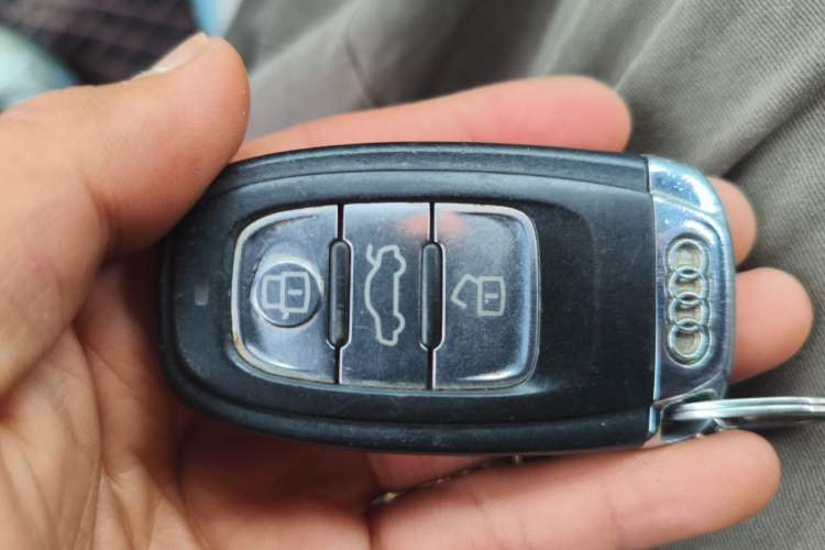 Used Audi A4L 2012 2.0 TFSI automatic standard version Vehicle Key