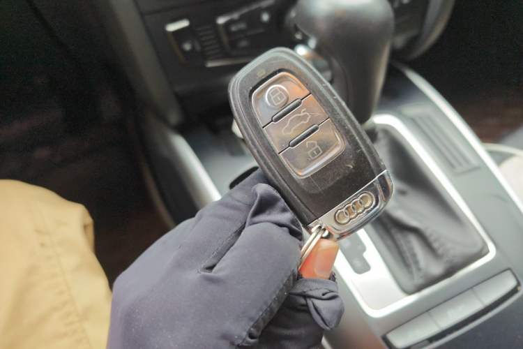 Used Audi A4L 2012 2.0 TFSI automatic standard version Vehicle Key