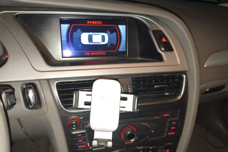 Used Audi A4L 2012 2.0 TFSI automatic standard version Audio And AC Panel