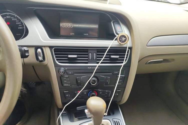 Used Audi A4L 2012 1.8 TFSI Automatic Comfort Model Audio And AC Panel