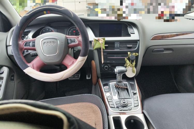 Used Audi A4L 2012 2.0 TFSI Automatic Technology Model Center Console