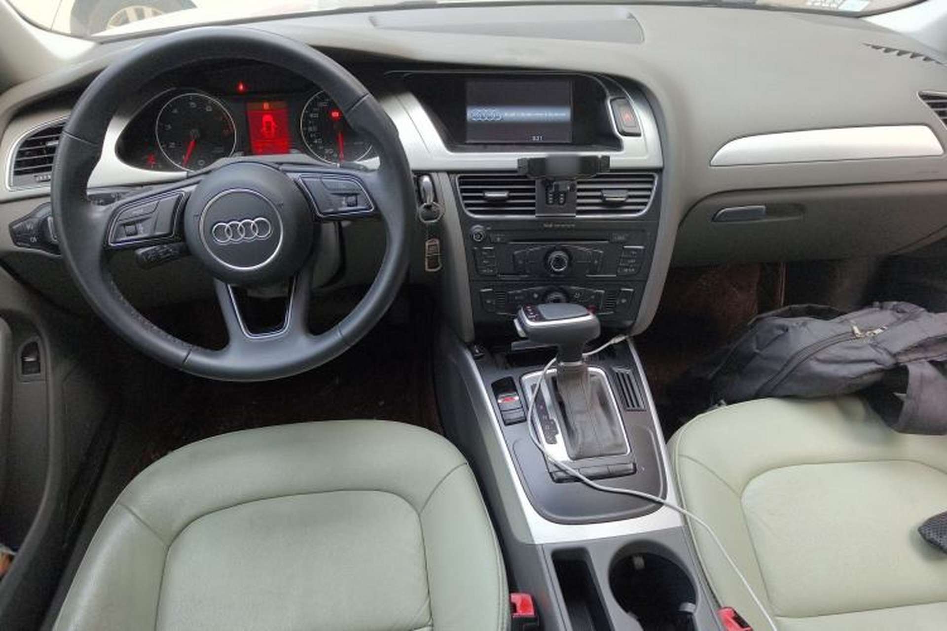 Used Audi A4L 2012 2.0 TFSI Automatic Technology Model Center Console