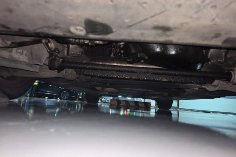 Used Audi A4L 2012 2.0 TFSI automatic standard version Chassis Front
