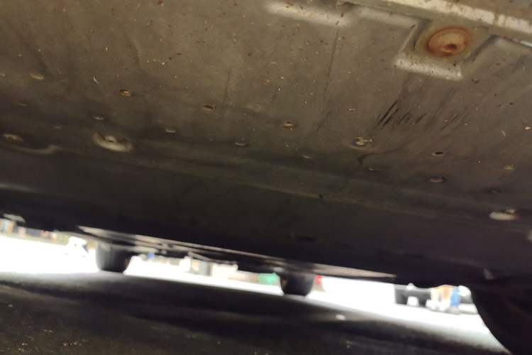 Used Audi A4L 2012 2.0 TFSI automatic standard version Chassis Front