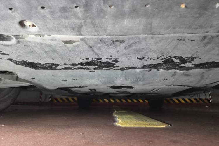 Used Audi A4L 2012 2.0 TFSI automatic Comfort trim level Chassis Front