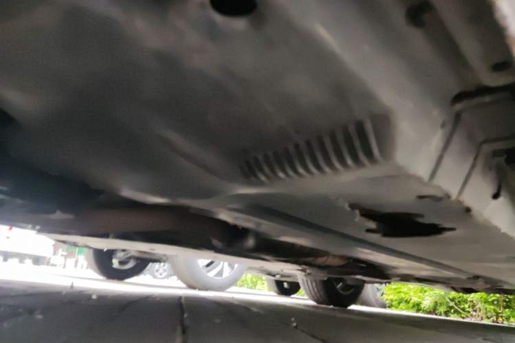 Used Audi A4L 2012 2.0 TFSI automatic Comfort trim level Chassis Front Left