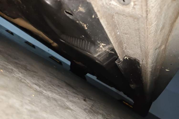 Used Audi A4L 2012 2.0 TFSI automatic standard version Chassis Front Left