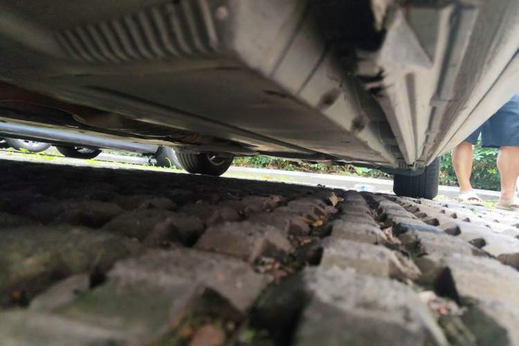 Used Audi A4L 2012 2.0 TFSI automatic standard version Chassis Front Left
