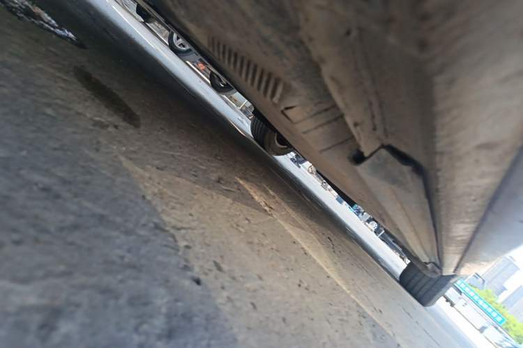 Used Audi A4L 2012 2.0 TFSI automatic standard version Chassis Front Left