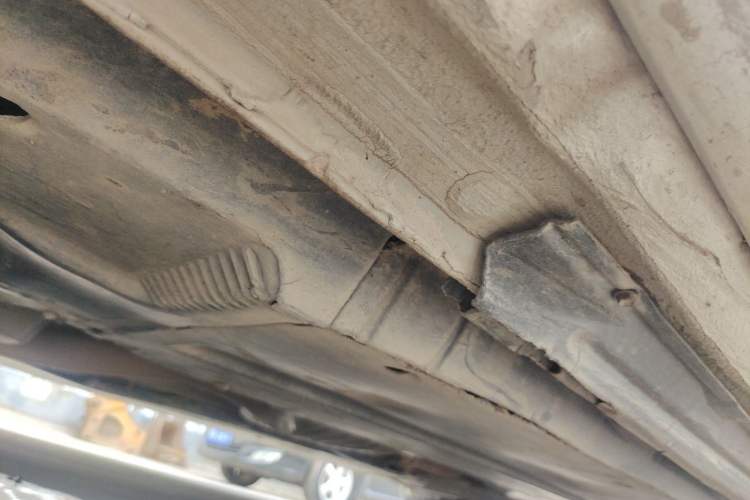 Used Audi A4L 2012 2.0 TFSI automatic Comfort trim level Chassis Front Left
