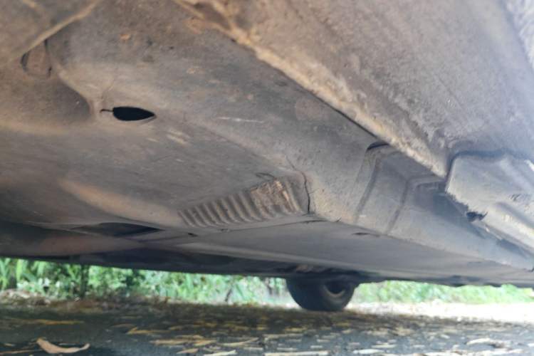 Used Audi A4L 2012 2.0 TFSI automatic standard version Chassis Front Left