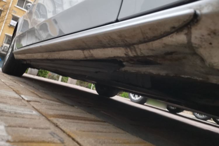 Used Audi A4L 2012 2.0 TFSI automatic standard version Chassis Front Right