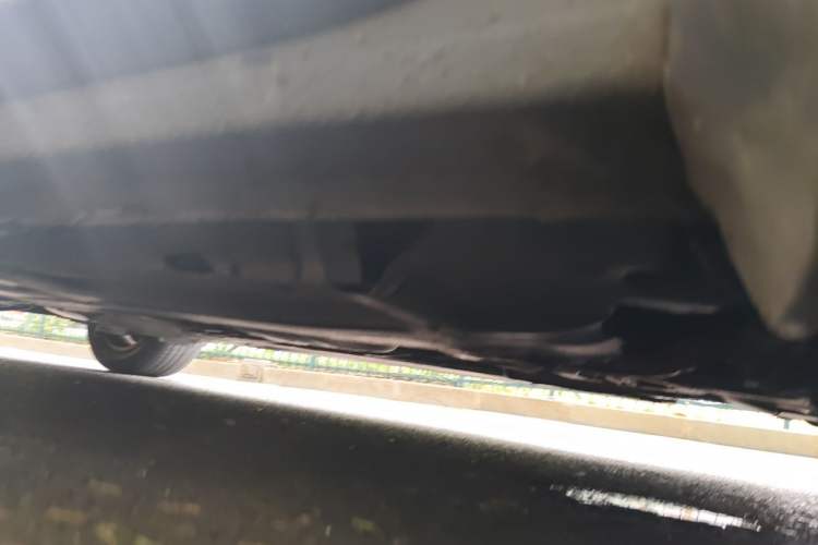 Used Audi A4L 2012 2.0 TFSI automatic standard version Chassis Front Right
