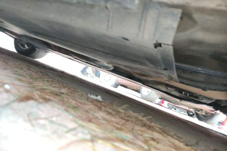 Used Audi A4L 2012 2.0 TFSI automatic standard version Chassis Front Right