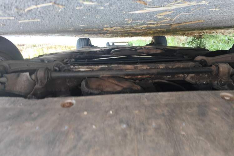 Used Audi A4L 2012 2.0 TFSI automatic standard version Chassis Front