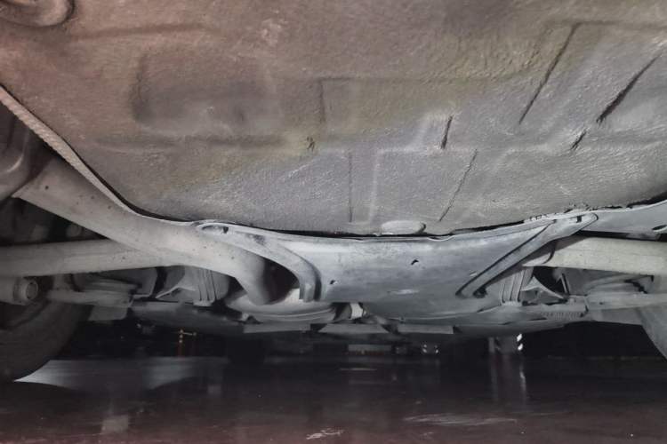 Used Audi A4L 2012 2.0 TFSI automatic Comfort trim level Chassis Rear