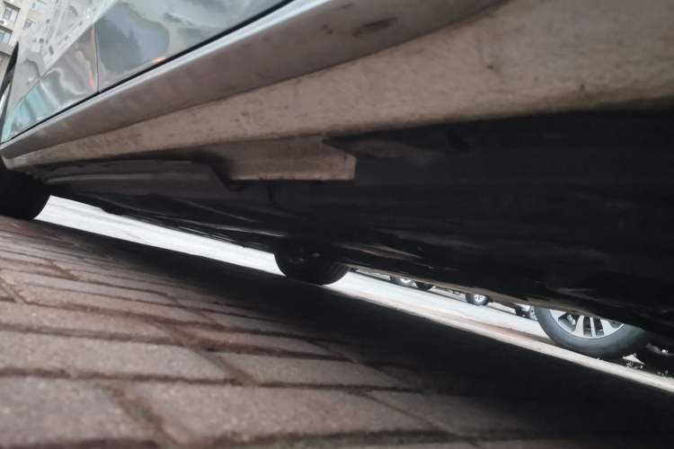 Used Audi A4L 2012 2.0 TFSI automatic standard version Chassis Rear Left