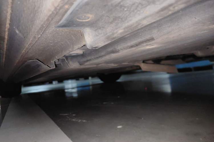 Used Audi A4L 2012 2.0 TFSI automatic Comfort trim level Chassis Rear Left