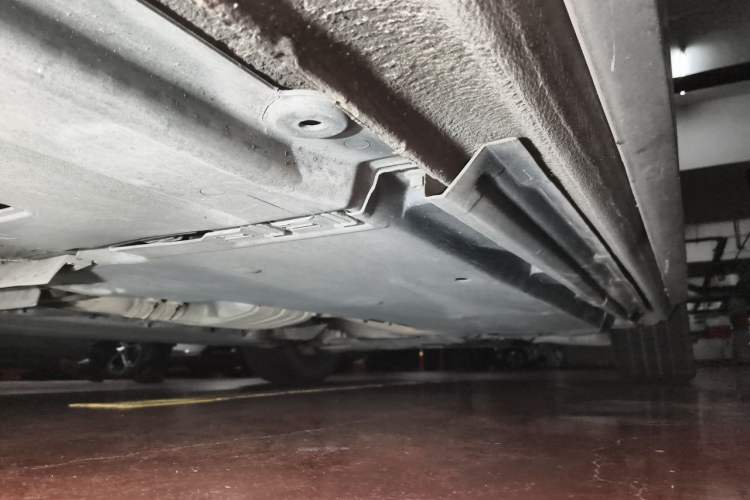 Used Audi A4L 2012 2.0 TFSI automatic Comfort trim level Chassis Rear Right