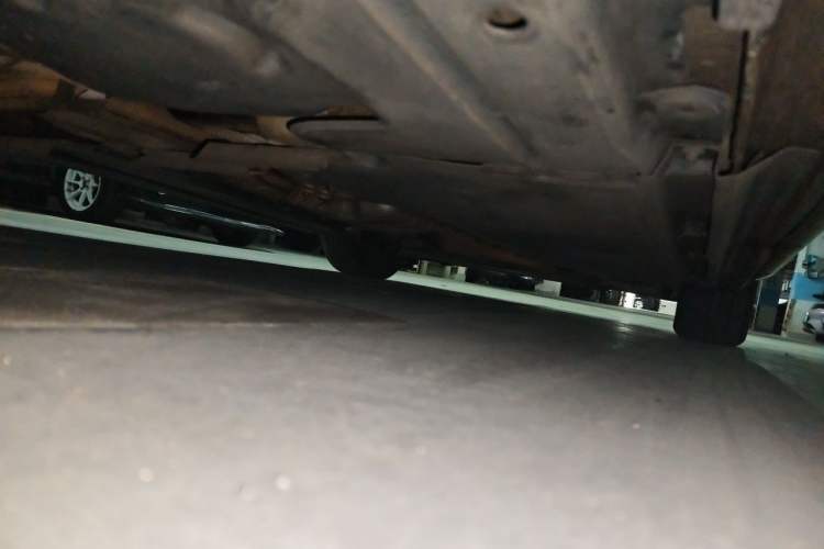Used Audi A4L 2012 2.0 TFSI automatic Comfort trim level Chassis Rear Right