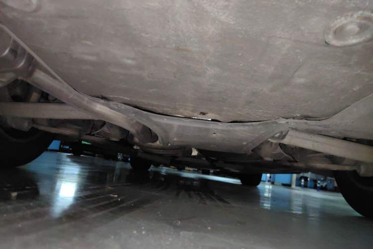Used Audi A4L 2012 2.0 TFSI automatic Comfort trim level Chassis Rear