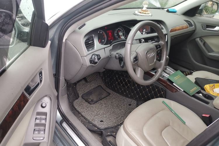 Used Audi A4L 2012 2.0 TFSI automatic Comfort trim level Driver Seat