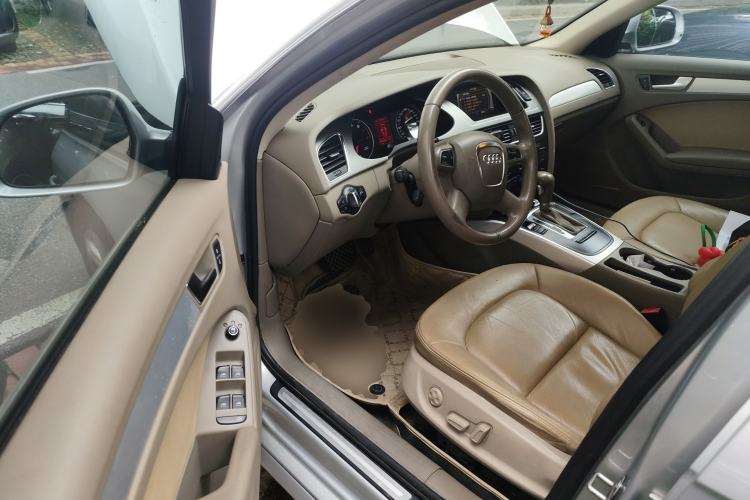 Used Audi A4L 2012 2.0 TFSI automatic standard version Driver Seat