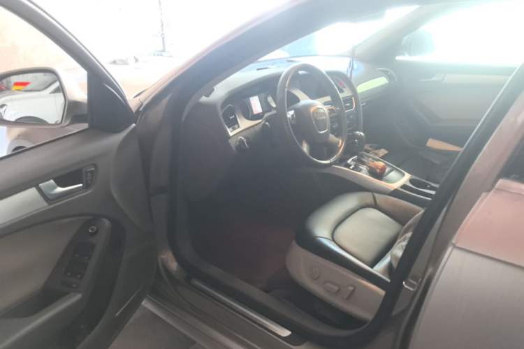 Used Audi A4L 2012 2.0 TFSI automatic standard version Driver Seat