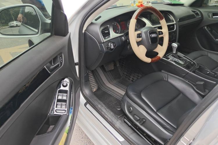 Used Audi A4L 2012 2.0 TFSI automatic standard version Driver Seat