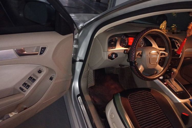 Used Audi A4L 2012 2.0 TFSI automatic standard version Driver Seat