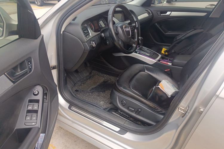 Used Audi A4L 2012 2.0 TFSI automatic standard version Driver Seat
