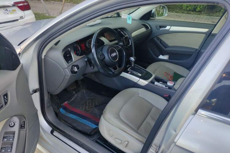 Used Audi A4L 2012 2.0 TFSI automatic standard version Driver Seat
