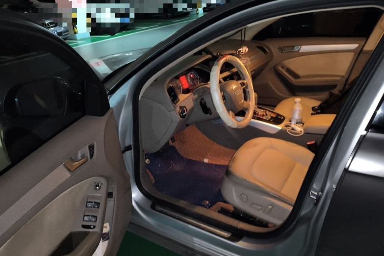 Used Audi A4L 2012 2.0 TFSI automatic standard version Driver Seat