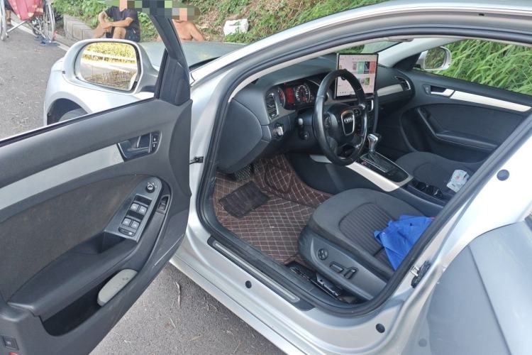 Used Audi A4L 2012 2.0 TFSI automatic standard version Driver Seat