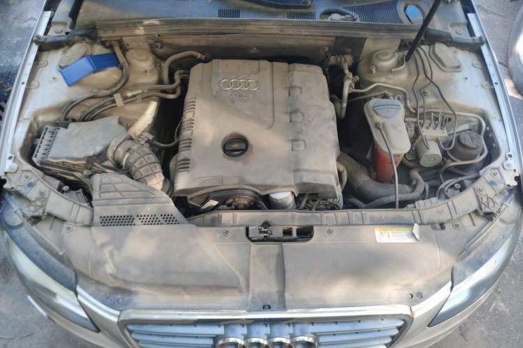 Used Audi A4L 2012 2.0 TFSI automatic Comfort trim level Engine Bay