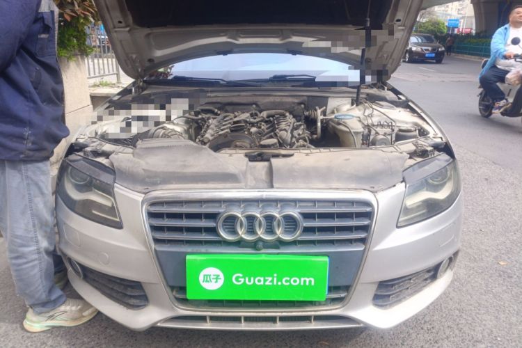 Used Audi A4L 2012 2.0 TFSI automatic standard version Engine Bay