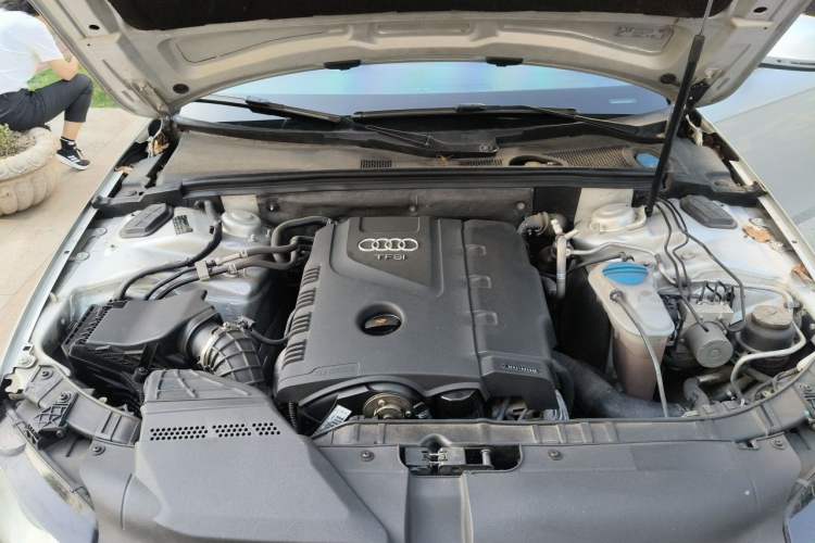 Used Audi A4L 2012 2.0 TFSI Automatic Technology Model Engine Bay
