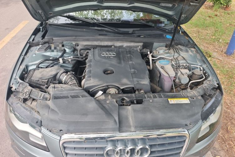 Used Audi A4L 2012 2.0 TFSI automatic Comfort trim level Engine Bay