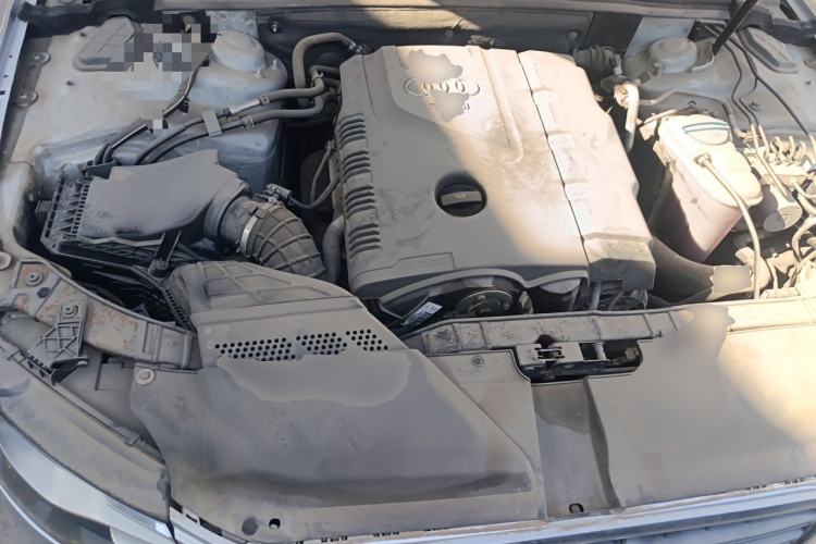 Used Audi A4L 2012 2.0 TFSI automatic standard version Engine Bay