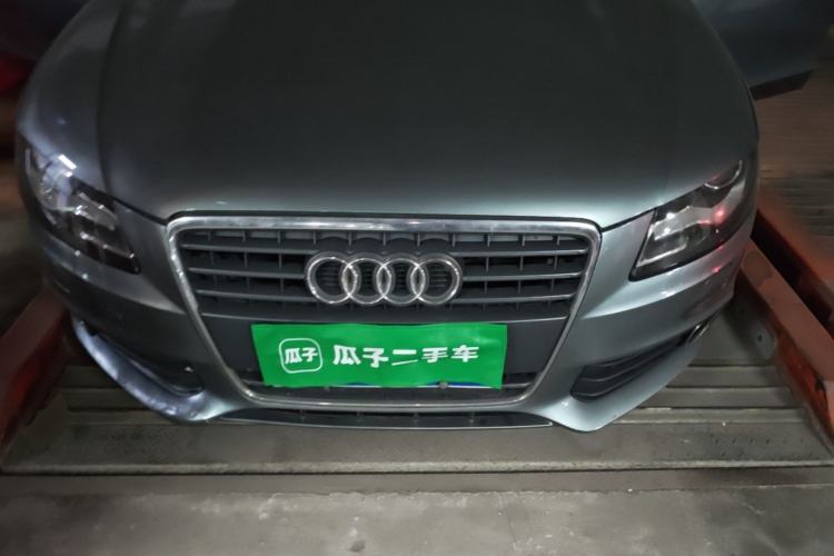 Used Audi A4L 2012 2.0 TFSI automatic Comfort trim level Engine Bay