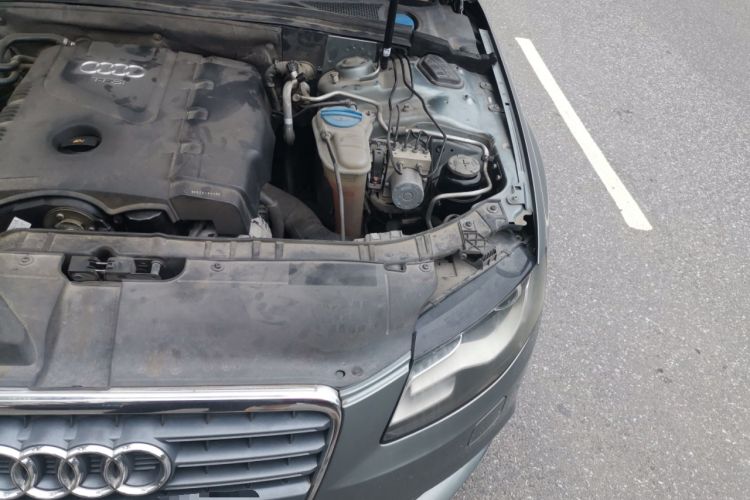 Used Audi A4L 2012 2.0 TFSI automatic Comfort trim level Engine Bay Left