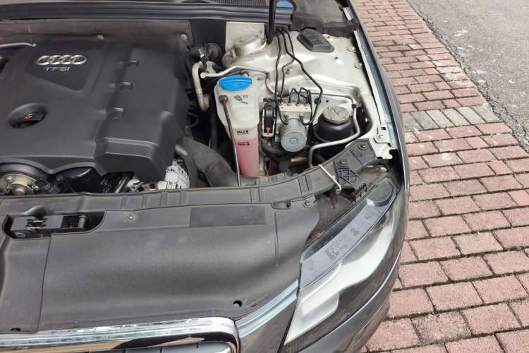 Used Audi A4L 2012 2.0 TFSI Automatic Technology Model Engine Bay Left