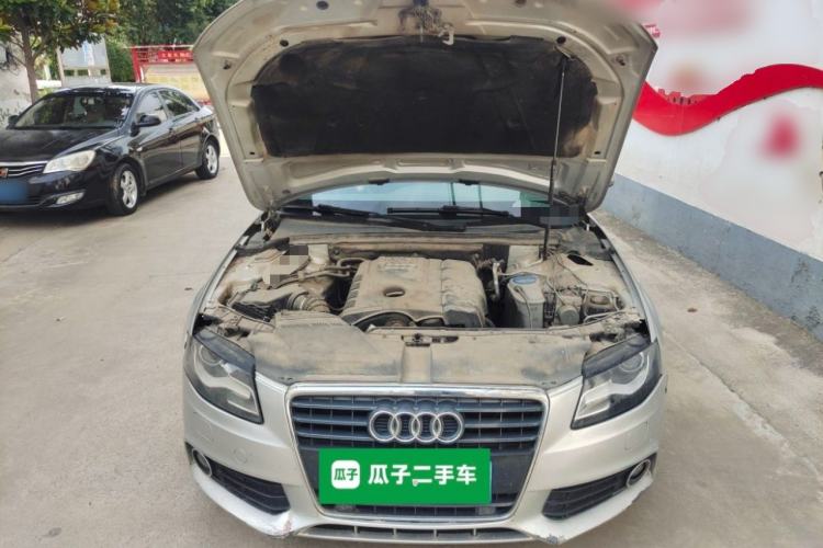 Used Audi A4L 2012 2.0 TFSI automatic Comfort trim level Engine Bay