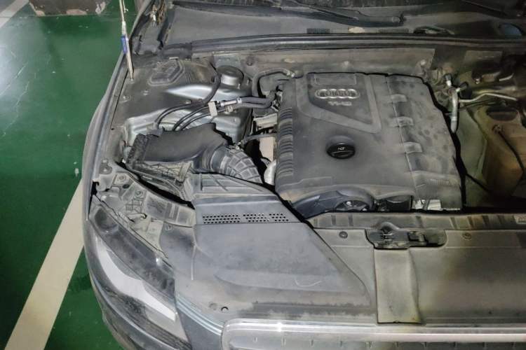 Used Audi A4L 2012 2.0 TFSI automatic standard version Engine Bay Right
