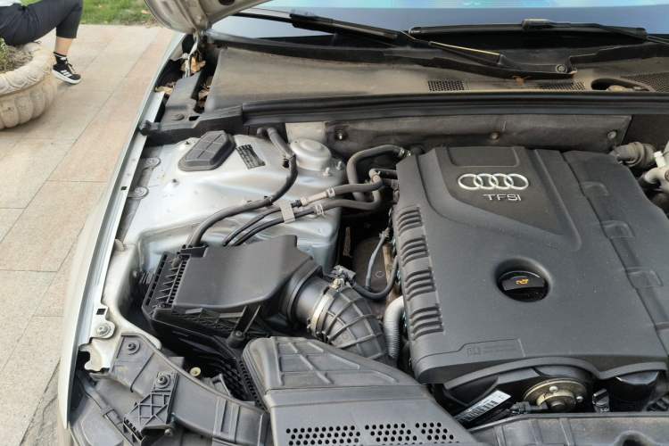 Used Audi A4L 2012 2.0 TFSI Automatic Technology Model Engine Bay Right